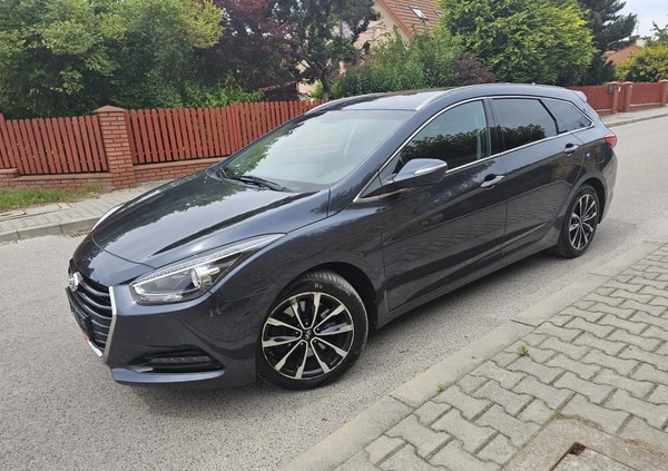 Hyundai i40 cena 44400 przebieg: 92000, rok produkcji 2015 z Lądek-Zdrój małe 631
